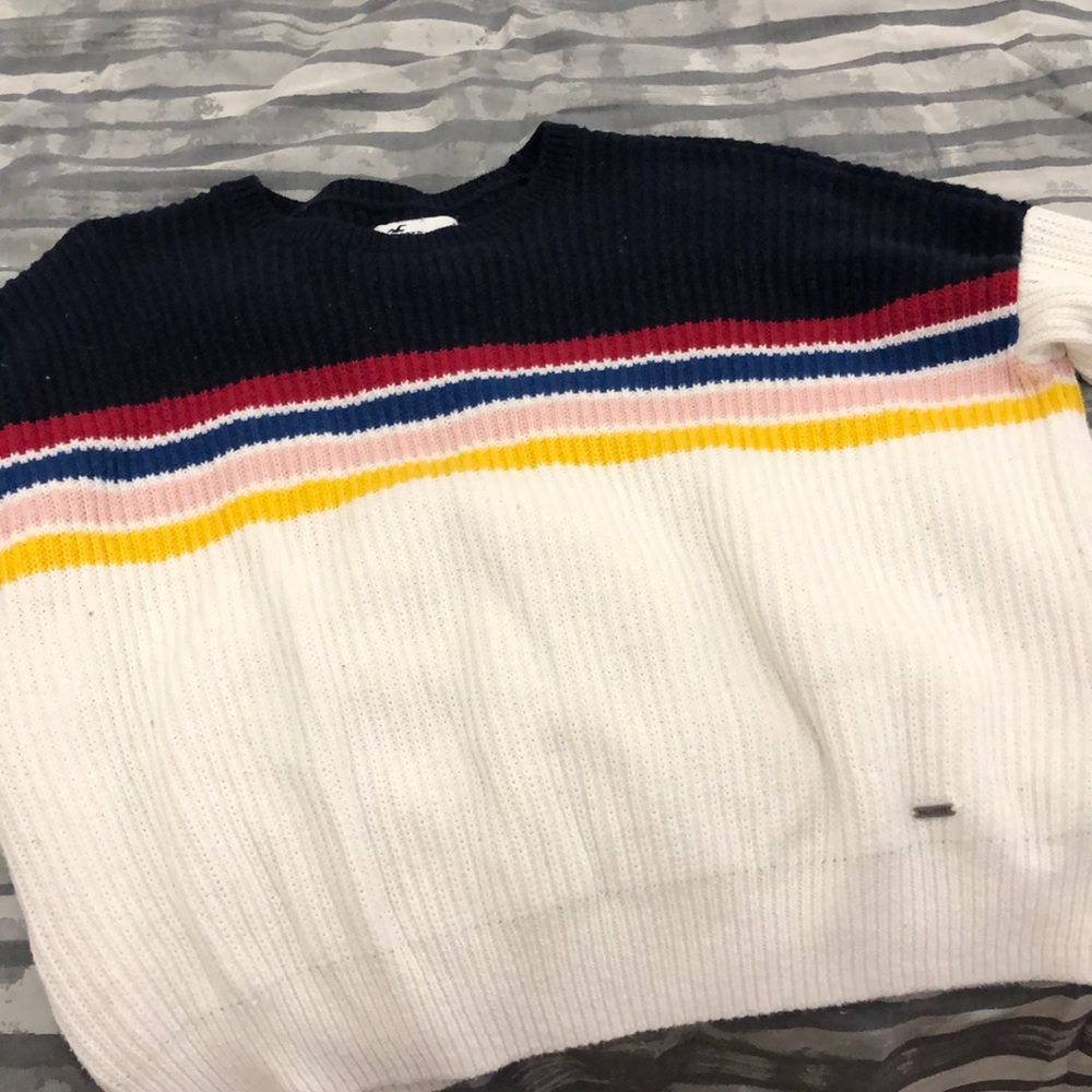 hollister crewneck